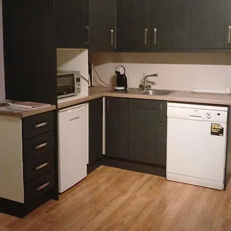 Apartment Basic, Warm, Cosy, Private Little Caherphuca