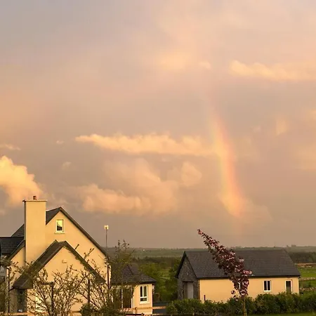 Basic, Warm, Cosy, Private Little Apartamento Caherphuca