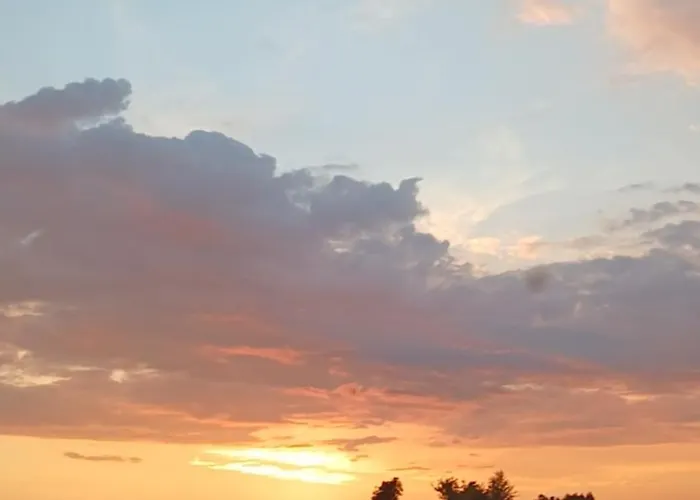 Basic, Warm, Cosy, Private Little * Caherphuca