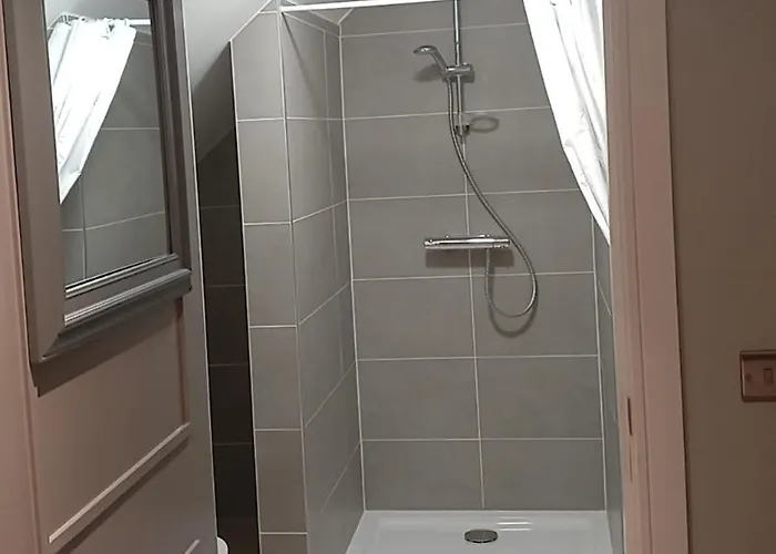 Basic, Warm, Cosy, Private Little * Caherphuca