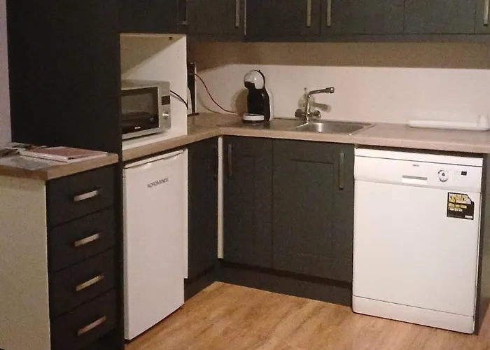 Appartement Basic, Warm, Cosy, Private Little Caherphuca